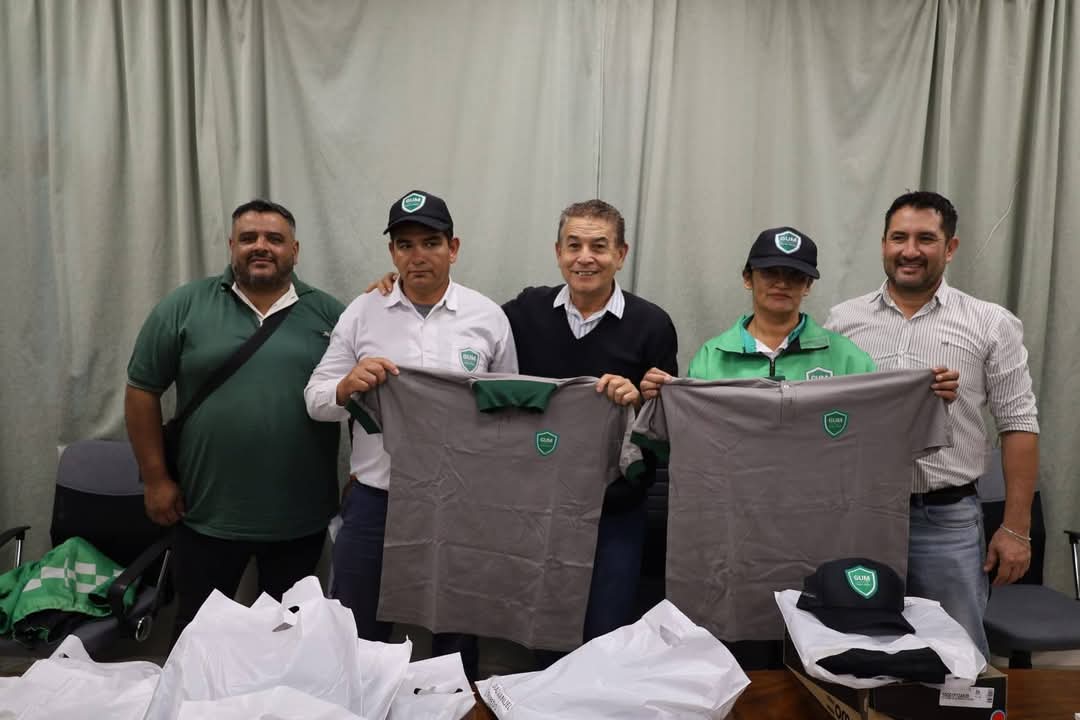 El intendente Marcelo González entregó nuevos Uniformes a la Secretaría de Seguridad 