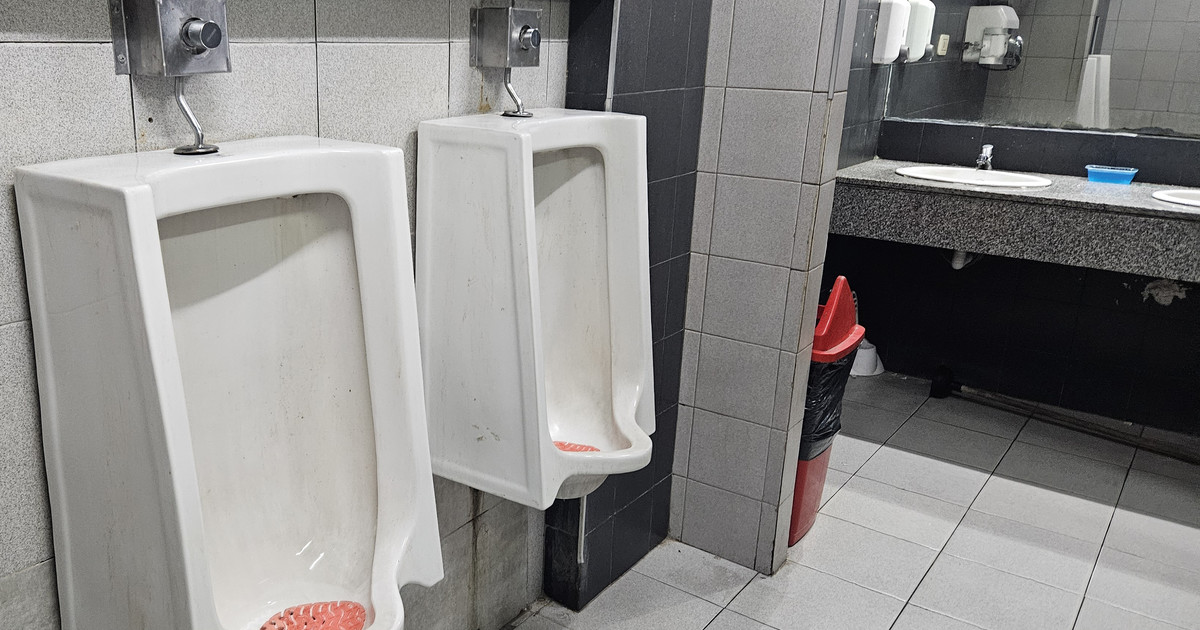 En el baño de La Perla del Once compusieron La Balsa, pero ya no hay nada allí que lo recuerde