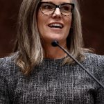 Buenas noticias en Arizona: la gobernadora canceló US$642 millones en deuda médica para familias de bajos ingresos