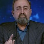 Un presentador de la televisión estatal iraní se quebró al anunciar la muerte de Ali Khamenei: “El dulce y puro trago del martirio”