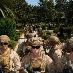 Con la guerra descontrolada, Trump sopesa enviar tropas a Oriente Medio en una riesgosa jugada política